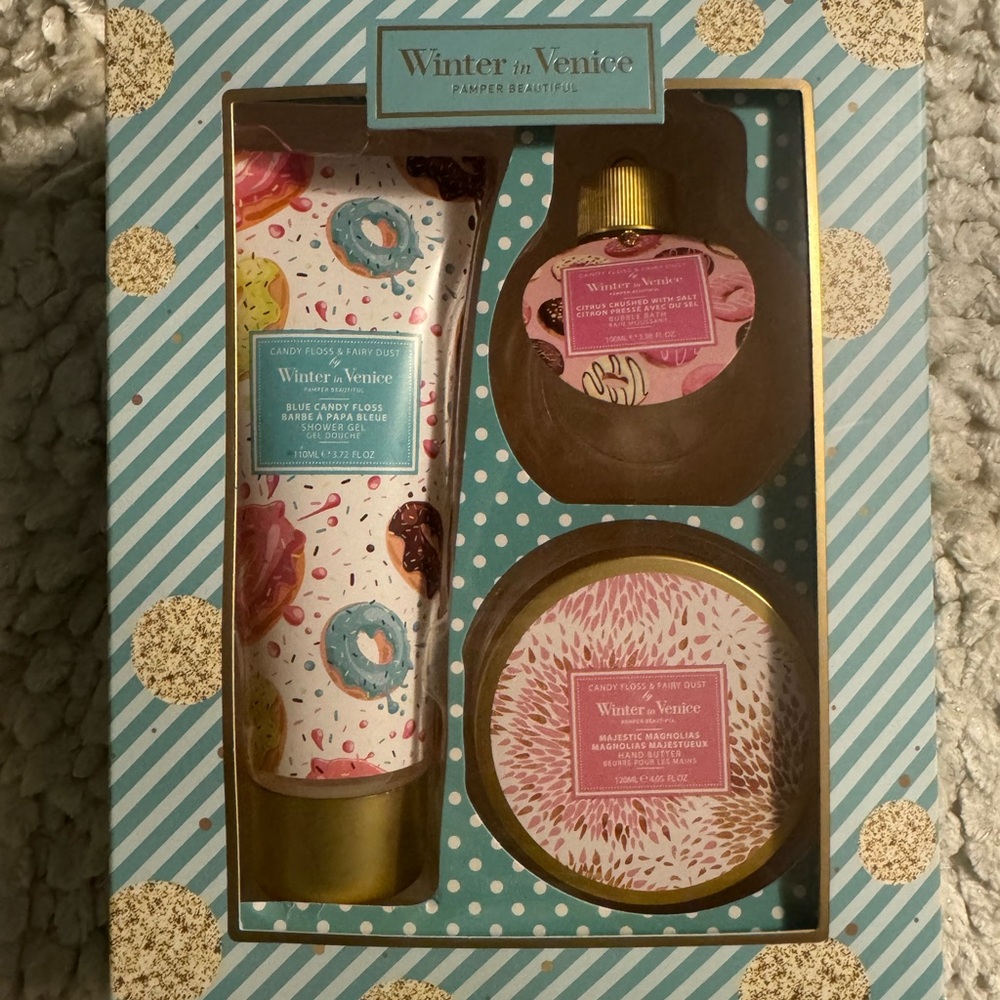 Winter in Venice Bath Set